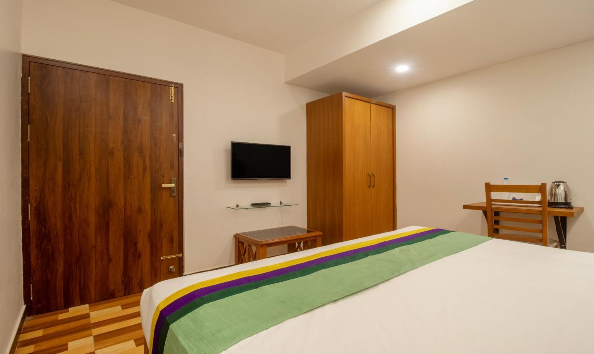Treebo Elite Plaza, 700 Mtrs From Madikeri Fort Εξωτερικό φωτογραφία