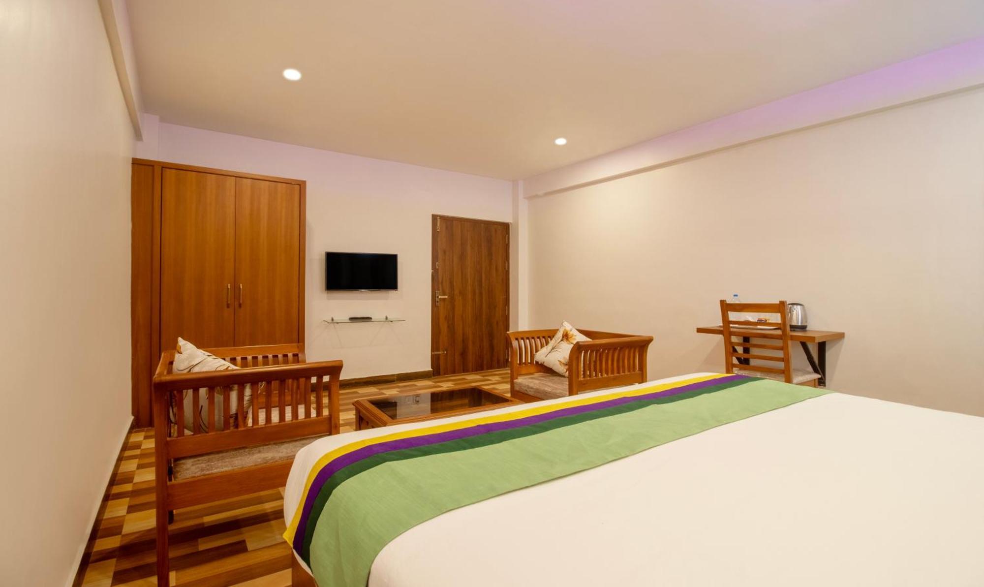 Treebo Elite Plaza, 700 Mtrs From Madikeri Fort Εξωτερικό φωτογραφία