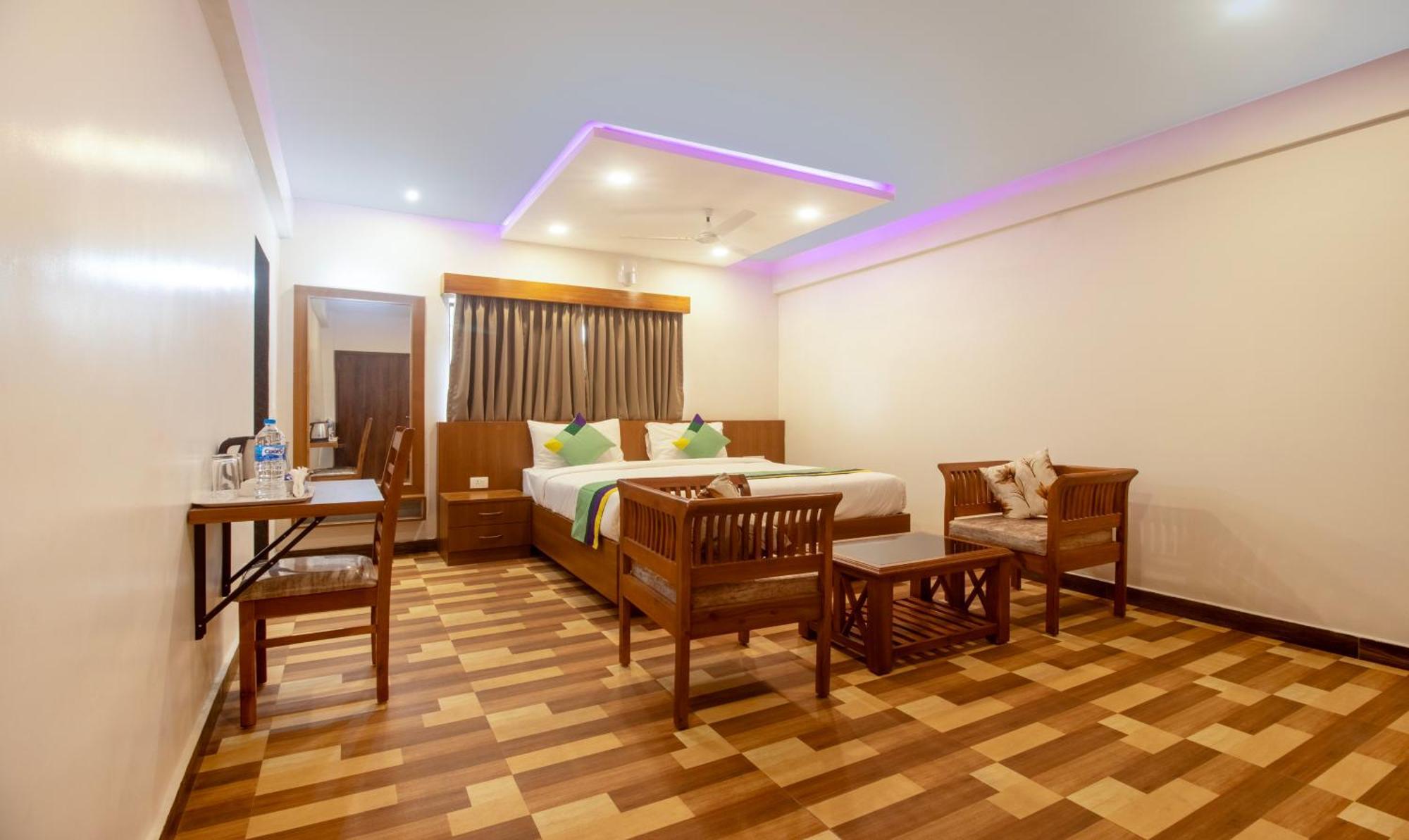 Treebo Elite Plaza, 700 Mtrs From Madikeri Fort Εξωτερικό φωτογραφία
