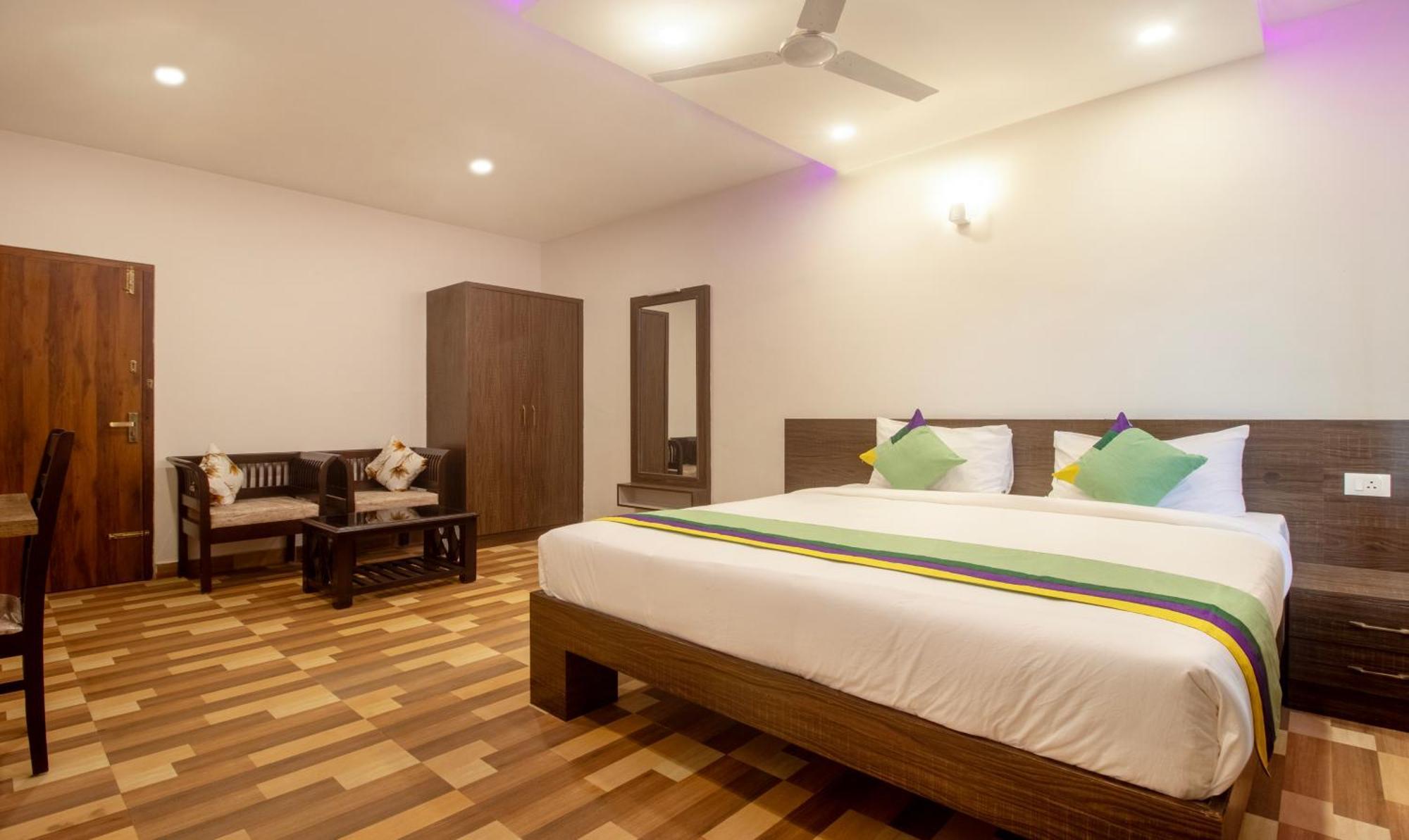 Treebo Elite Plaza, 700 Mtrs From Madikeri Fort Εξωτερικό φωτογραφία