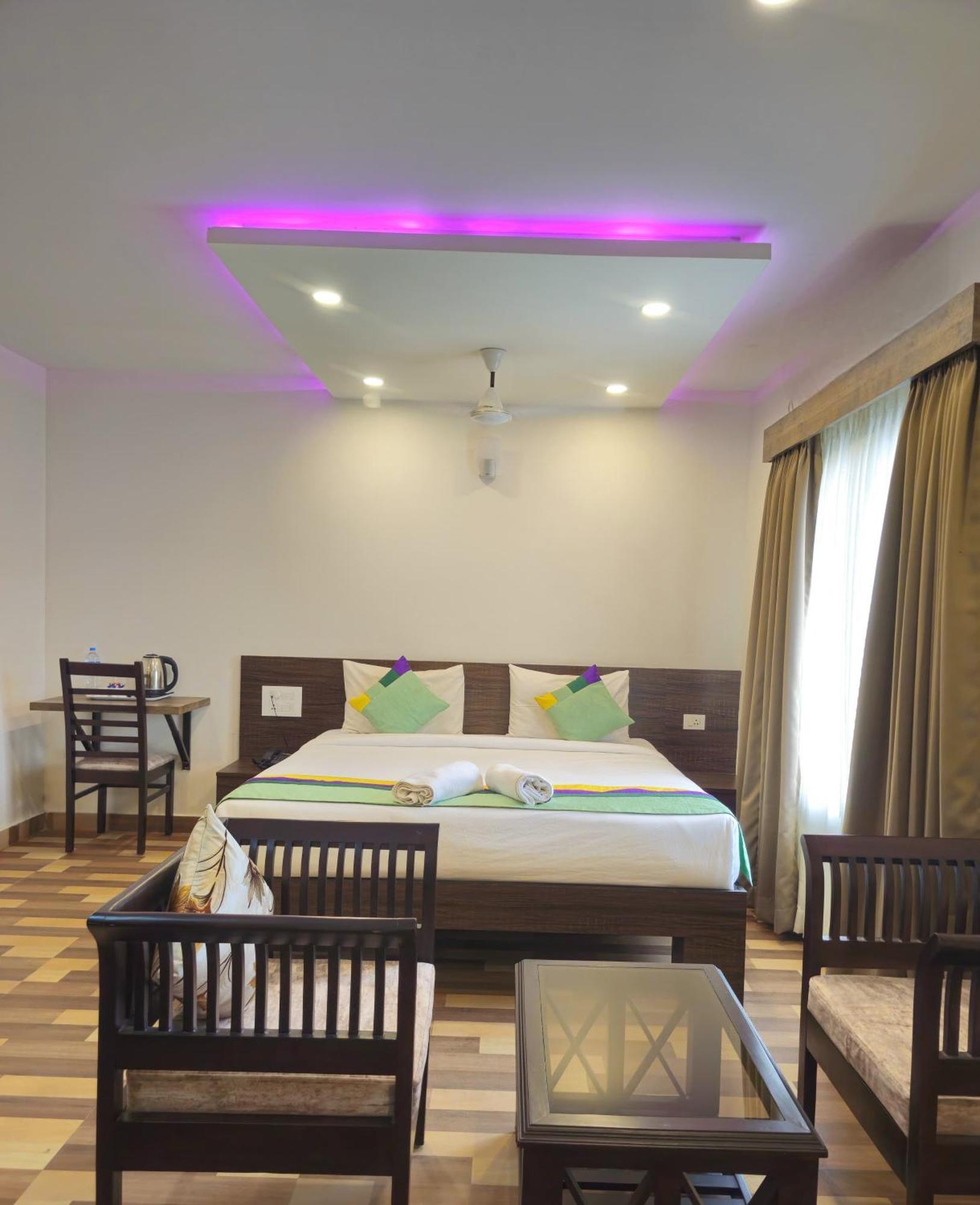 Treebo Elite Plaza, 700 Mtrs From Madikeri Fort Εξωτερικό φωτογραφία